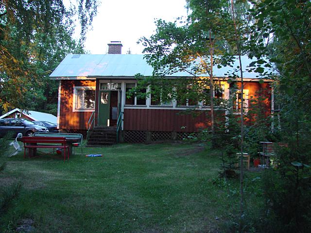 Päärakennus ulkoa